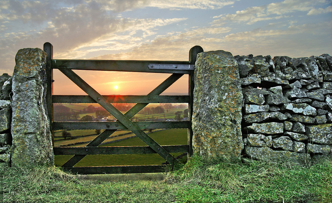 country-gate-jigsaw-puzzle