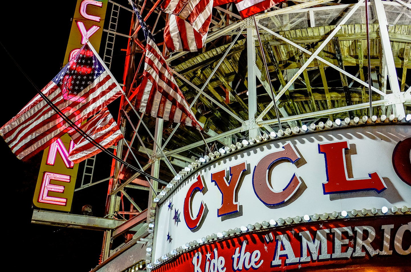 cyclone roller coaster toy