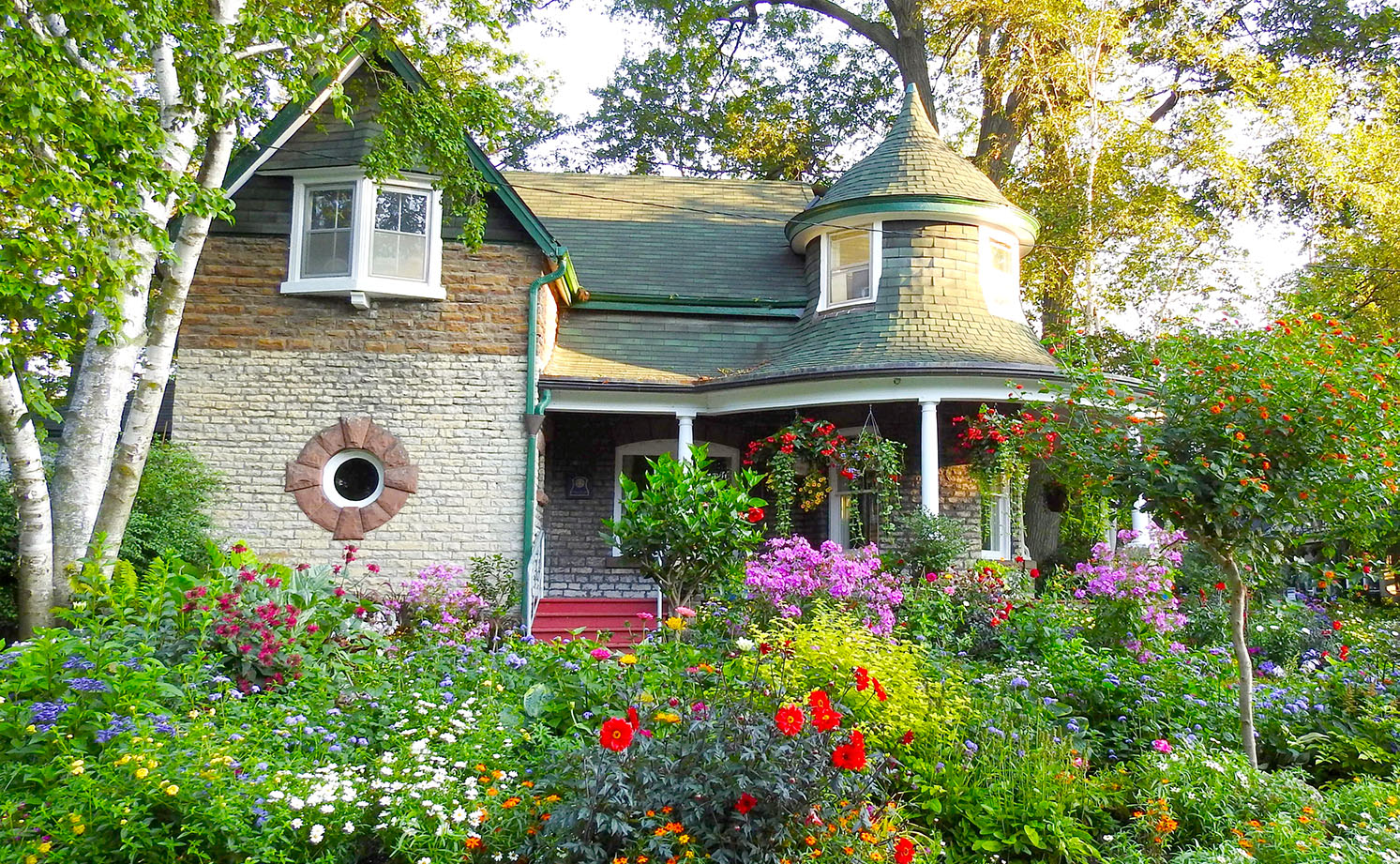 Kew Beach Cottage Jigsaw Puzzle