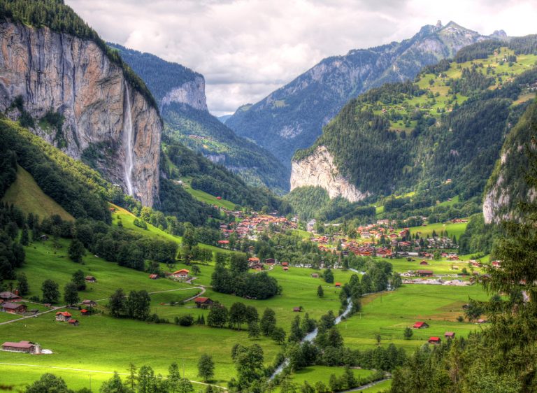 Lauterbrunnen Valley Jigsaw Puzzle