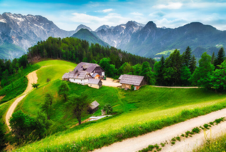 Mountaintop Farm Jigsaw Puzzle