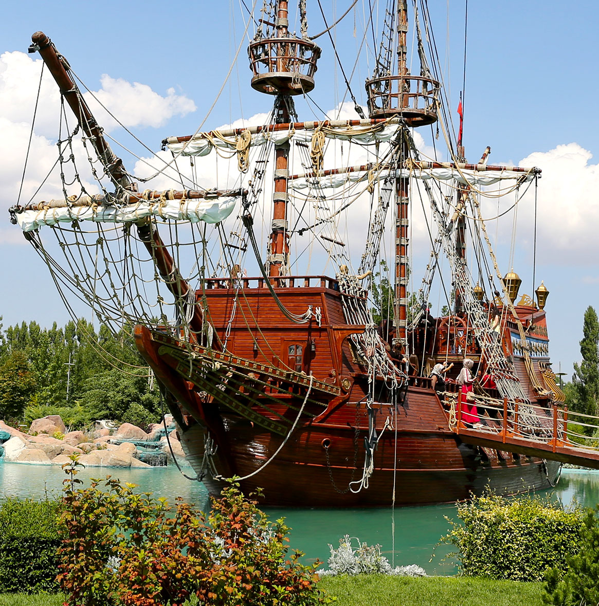 Park ship. Sazova Park. Sazova замок Эскишехир Турция.