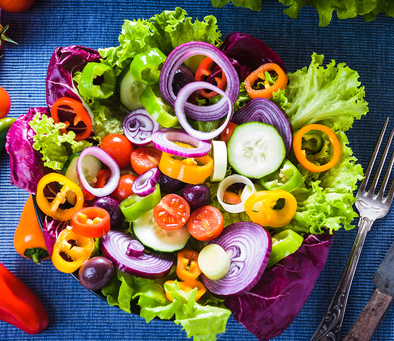 Mom tossed salad. Американский салат. Набор салатов из ярче.