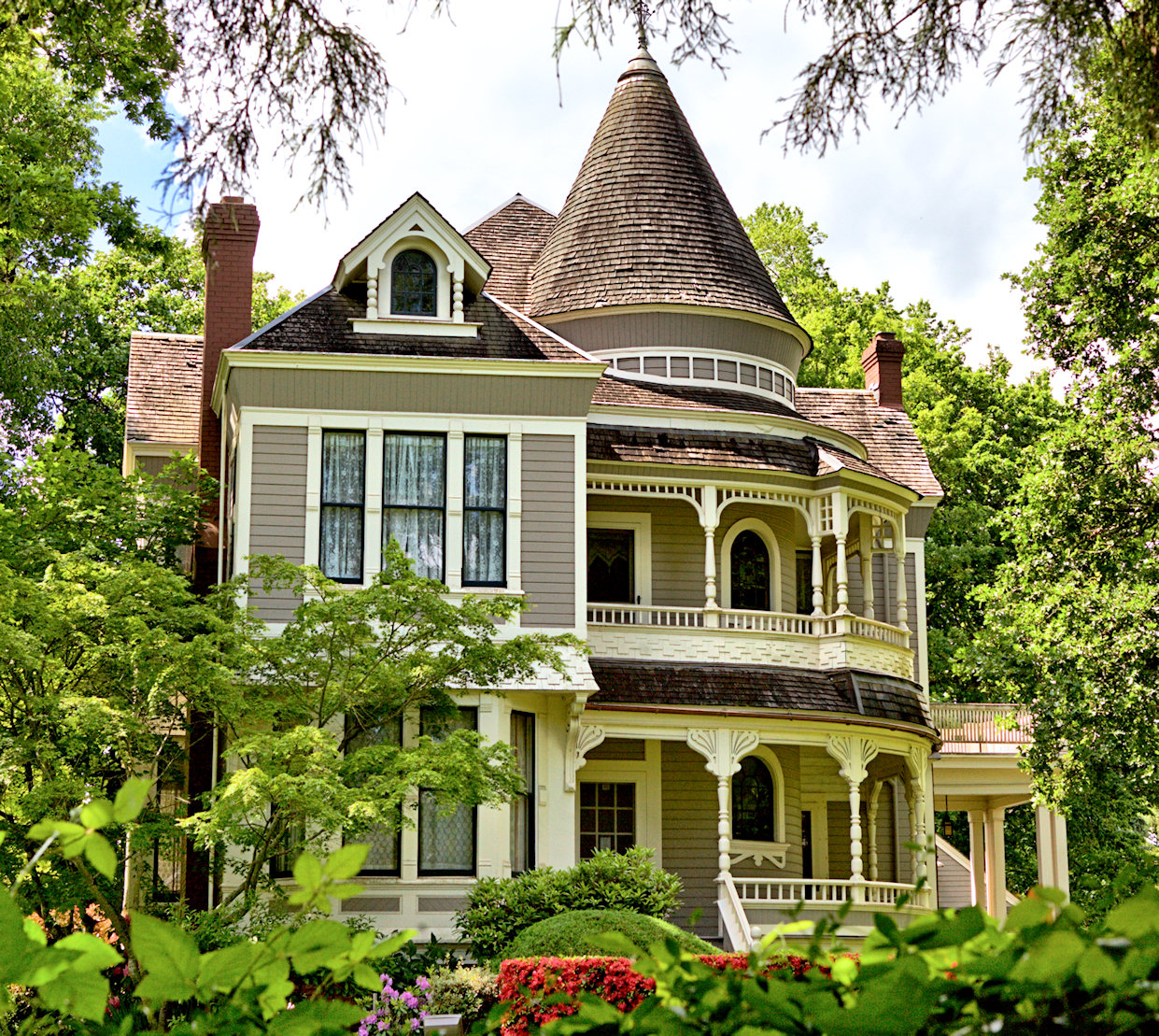 Woodburn Victorian Jigsaw Puzzle